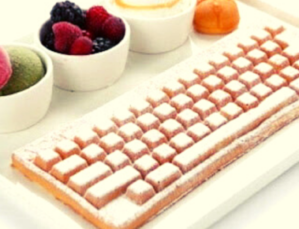 clavier d'ordinateur en forme de gâteau